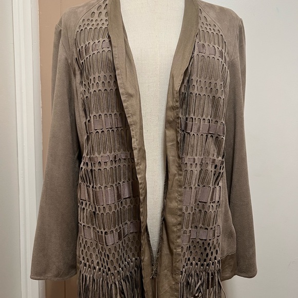 Chico’s Faux Suede Fringe Jacket, Countess Taupe, Size 1 (M-8). - Picture 4 of 8